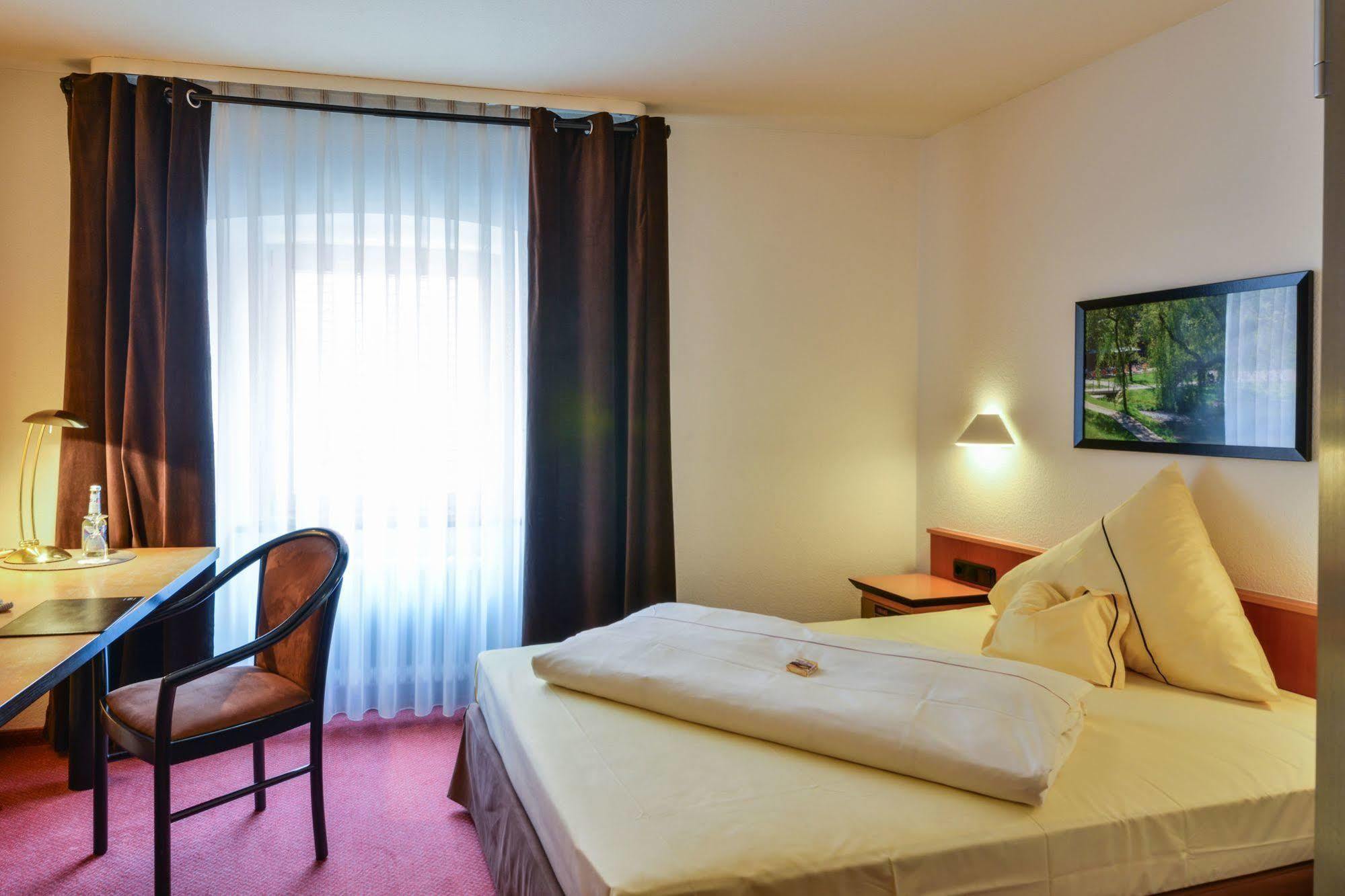Hotel Lehmeier Neumarkt in der Oberpfalz Buitenkant foto